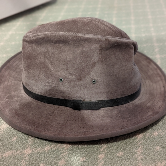 Henchel grey suede fedora. Beautiful material and texture! - Picture 1 of 4